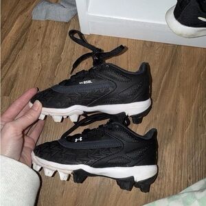 Under Armour Kids Black and White baseball cleats